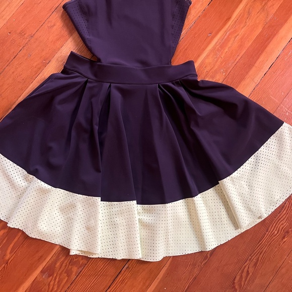 Lululemon Away Dresssize 8 - Picture 5 of 14